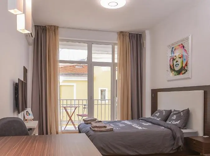 Mocca Next To Crystal Garden And Russian Church By Flat Mаnager *