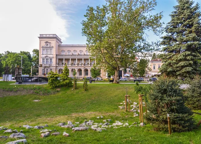 Mocca Next To Crystal Garden And Russian Church By Flat Mаnager Apartament